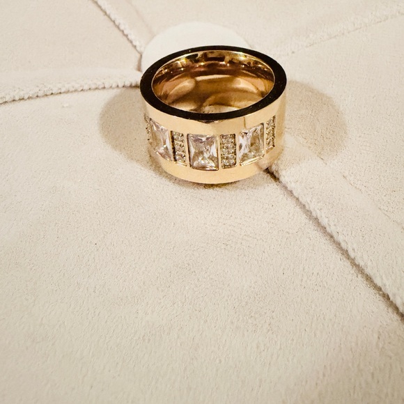NWOT 18K SS & Crystal Band Ring - Picture 4 of 5